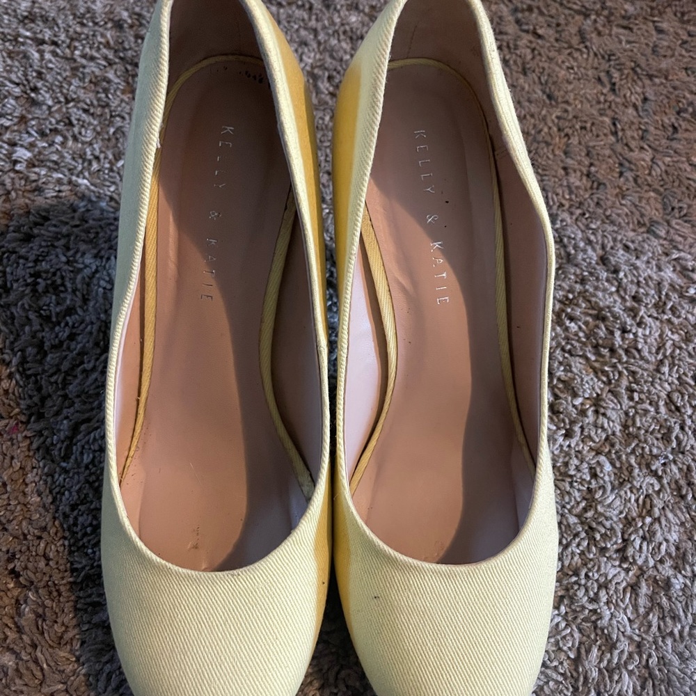 Kelly & Katie Yellow Heels with‎ Minimalist Design